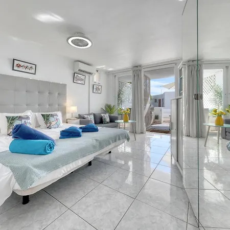 Infinity Ocean - Sea View And Pool - By Lanzarote דירה *